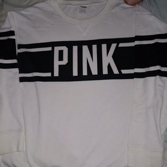 VS Pink - Picture 2 of 8